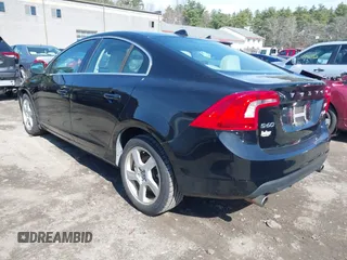 2013 Volvo S60 T5 Premier with VIN YV1612FS8D2218879, listed as a IAAI auction lot 41998703 with 139,085 mi miles. Bid and sale history available at carsss.com. Image 3.