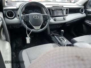 2018 Toyota RAV4 XLE with VIN 2T3WFREV7JW464160, listed as a Copart auction lot 63872925 with 70,826 mi miles and Salvage title. Bid and sale history available at DreamBid. Image 8.