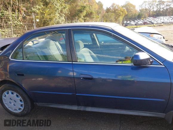 2002 Honda Accord LX with VIN 1HGCG56472A019966, listed as a IAAI auction lot 40884999 with Not provided miles and . Bid and sale history available at DreamBid. Image 13.