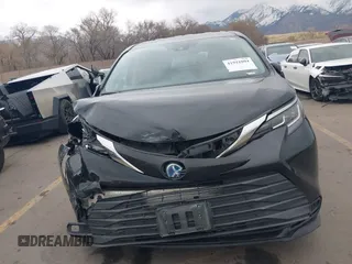 2022 Toyota Sienna LE z VIN 5TDKSKFC1NS042455, wystawiony jako IAAI lot #41921094 z przebiegiem 84 810 mil mil oraz . Historia ofert i sprzedaży dostępna na DreamBid. Obrazek 12.