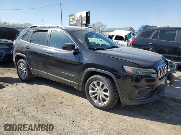 2019 Jeep Cherokee Latitude with VIN 1C4PJLCB2KD203283, listed as a Copart auction lot 52202135 with 140,809 mi miles and Salvage title. Bid and sale history available at DreamBid. Image 4.