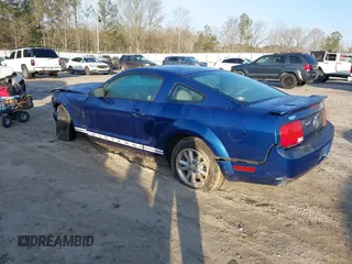 2008 Ford Mustang Deluxe z VIN 1ZVHT80N085129002, wystawiony jako IAAI lot #41796077 z przebiegiem 148 589 mil mil oraz . Historia ofert i sprzedaży dostępna na DreamBid. Obrazek 3.