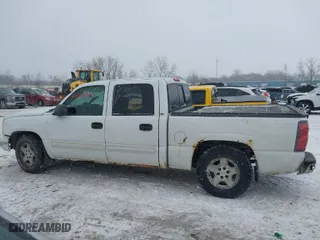 2006 Chevrolet Silverado 1500 LT1 with VIN 2GCEC13T361144888, listed as a IAAI auction lot 41284010 with 308,066 mi miles. Bid and sale history available at carsss.com. Image 14.