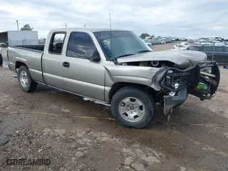 2000 Chevrolet Silverado 1500 LT with VIN 1GCEK19T8YE189692, listed as a IAAI auction lot 41523976 with 165,695 mi miles. Bid and sale history available at carsss.com. Image 1.