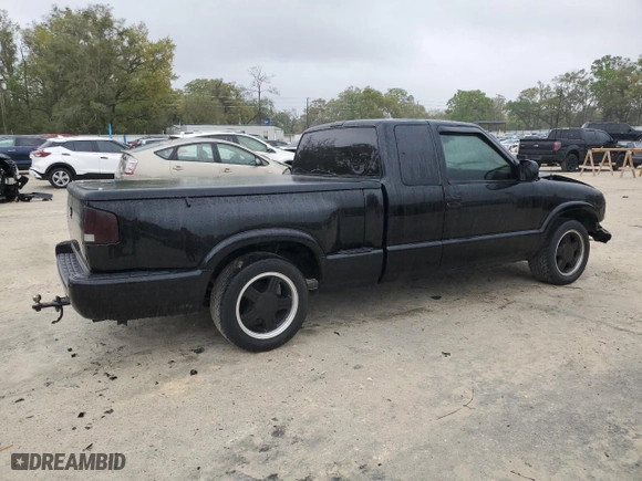 2000 GMC Sonoma SLS w/1SR Pkg with VIN 1GTCS1959Y8302590, listed as a Copart auction lot 49321645 with 177,068 mi miles and Salvage Title. Bid and sale history available at carsss.com. Image 3.