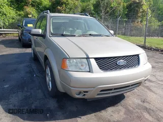 2005 Ford Freestyle Limited with VIN 1FMDK06105GA16446, listed as a IAAI auction lot 42077303 with 1 mi miles. Bid and sale history available at carsss.com. Image 6.