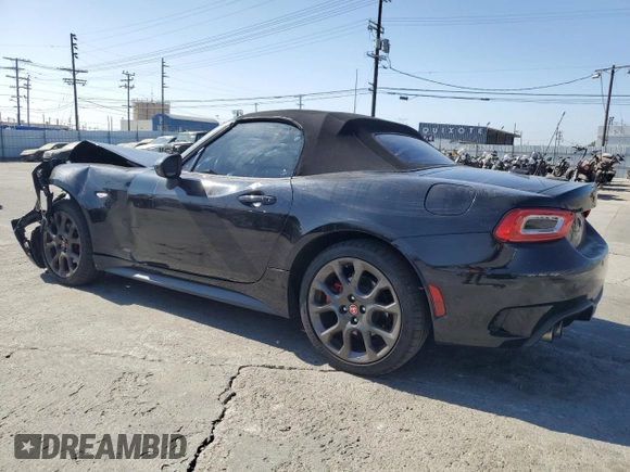2018 FIAT 124 Spider Abarth z VIN JC1NFAEK8J0134189, wystawiony jako Copart lot #72461804 z przebiegiem 36 047 mil mil oraz Szkoda całkowita • Salvage title. Historia ofert i sprzedaży dostępna na DreamBid. Obrazek 2.