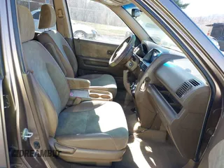 2002 Honda CR-V EX with VIN JHLRD78842C059829, listed as a IAAI auction lot 41687910 with 303,313 mi miles. Bid and sale history available at carsss.com. Image 5.