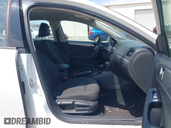 2015 Volkswagen Jetta SE с VIN 3VWD17AJ3FM354676, выставлен на аукционе IAAI как лот 42324721 с пробегом 122 763 миль миль и . История ставок и продаж доступна на DreamBid. Изображение 5.