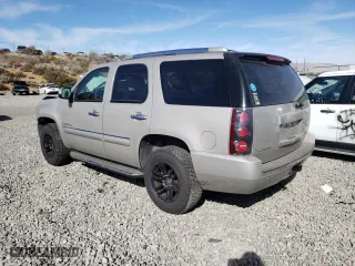 2007 GMC Yukon Denali with VIN 1GKFK63847J138982, listed as a Copart auction lot 75054264 with 194,713 mi miles and Salvage Title. Bid and sale history available at carsss.com. Image 2.