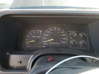 1996 GMC Yukon with VIN 1GKEK13R1TJ741714, listed as a Copart auction lot 46814635 with 406,969 mi miles and Salvage Title. Bid and sale history available at carsss.com. Image 9.