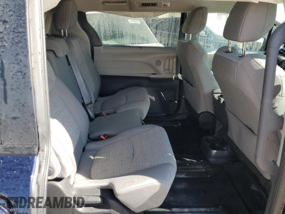 2024 Toyota Sienna LE z VIN 5TDBRKEC4RS190523, wystawiony jako Copart lot #50595115 z przebiegiem 32 437 mil mil oraz Czysty tytuł • Clean title. Historia ofert i sprzedaży dostępna na DreamBid. Obrazek 10.