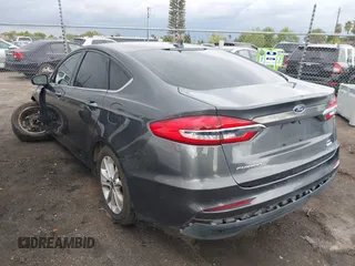 2019 Ford Fusion SE with VIN 3FA6P0HD3KR284679, listed as a IAAI auction lot 41925937 with 67,058 mi miles. Bid and sale history available at carsss.com. Image 3.