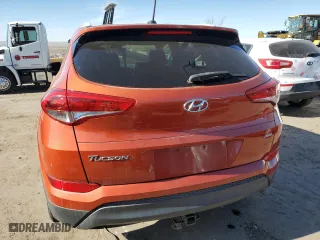 2016 Hyundai Tucson SE with VIN KM8J3CA45GU102861, listed as a Copart auction lot 82211644 with 90,262 mi miles and Salvage Title. Bid and sale history available at carsss.com. Image 6.