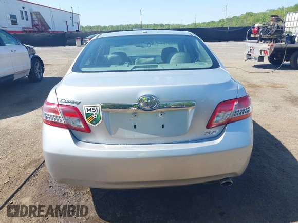 2011 Toyota Camry LE z VIN 4T4BF3EK0BR214583, wystawiony jako IAAI lot #42145861 z przebiegiem 70 789 mil mil oraz . Historia ofert i sprzedaży dostępna na DreamBid. Obrazek 16.