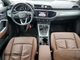 2022 Audi Q3 Premium Plus z VIN WA1BUCF30N1031471, wystawiony jako Copart lot #46441275 z przebiegiem 33 268 mil mil oraz Szkoda całkowita • Salvage title. Historia ofert i sprzedaży dostępna na DreamBid. Obrazek 8.