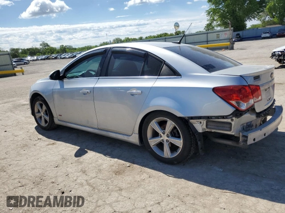 2014 Chevrolet Cruze 2LT z VIN 1G1PE5SB3E7417065, wystawiony jako Copart lot #55464935 z przebiegiem 60 720 mil mil oraz Szkoda całkowita • Salvage title. Historia ofert i sprzedaży dostępna na DreamBid. Obrazek 2.
