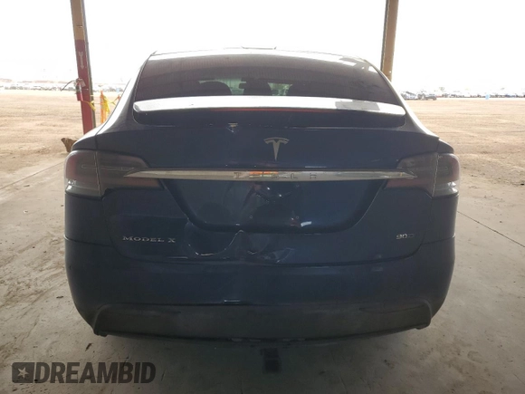 2016 Tesla Model X 70D z VIN 5YJXCAE20GF002753, wystawiony jako Copart lot #50954795 z przebiegiem 77 256 mil mil oraz Szkody całkowita. Historia ofert i sprzedaży dostępna na DreamBid. Obrazek 6.