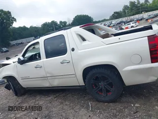 2013 Chevrolet Avalanche LTZ with VIN 3GNMCGE01DG280823, listed as a IAAI auction lot 42523302 with 193,255 mi miles and . Bid and sale history available at DreamBid. Image 14.