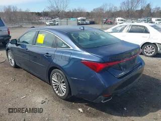 2019 Toyota Avalon XLE with VIN 4T1BZ1FB4KU034320, listed as a IAAI auction lot 41747802 with 73,064 mi miles. Bid and sale history available at carsss.com. Image 3.