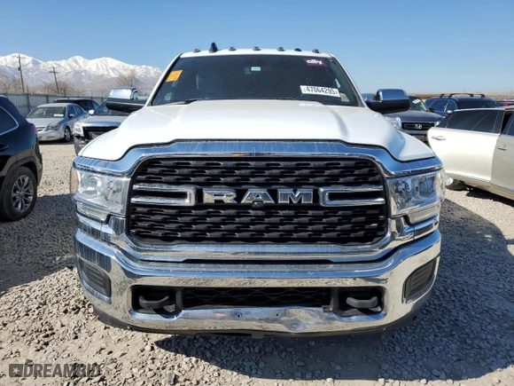 2022 Ram 3500 Chassis Cab Tradesman with VIN 3C7WRTCL1NG280086, listed as a Copart auction lot 47064295 with 276,518 mi miles and Clean Title. Bid and sale history available at carsss.com. Image 5.