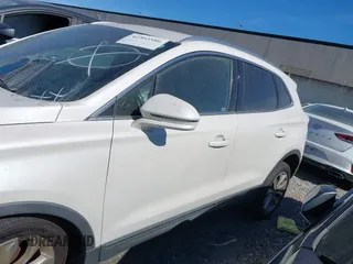2019 Lincoln MKC Select with VIN 5LMCJ2C96KUL02641, listed as a IAAI auction lot 42303586 with 101,529 mi miles and . Bid and sale history available at DreamBid. Image 15.