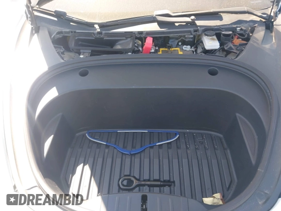2021 Tesla Model 3 Long Range z VIN 5YJ3E1EB6MF902268, wystawiony jako IAAI lot #41837846 z przebiegiem 37 041 mil mil oraz . Historia ofert i sprzedaży dostępna na DreamBid. Obrazek 10.