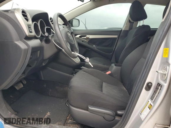 2010 Toyota Matrix z VIN 2T1KU4EE3AC484665, wystawiony jako Copart lot #54754815 z przebiegiem 96 658 mil mil oraz Szkoda całkowita • Salvage title. Historia ofert i sprzedaży dostępna na DreamBid. Obrazek 7.