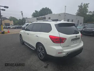 2020 Nissan Pathfinder Platinum with VIN 5N1DR2DM1LC579451, listed as a Copart auction lot 61667215 with 131,641 mi miles and Clean title. Bid and sale history available at DreamBid. Image 3.