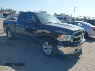 2018 Ram 1500 SLT z VIN 1C6RR6GG2JS303880, wystawiony jako IAAI lot #42138224 z przebiegiem 120 533 mil mil oraz . Historia ofert i sprzedaży dostępna na DreamBid. Obrazek 1.