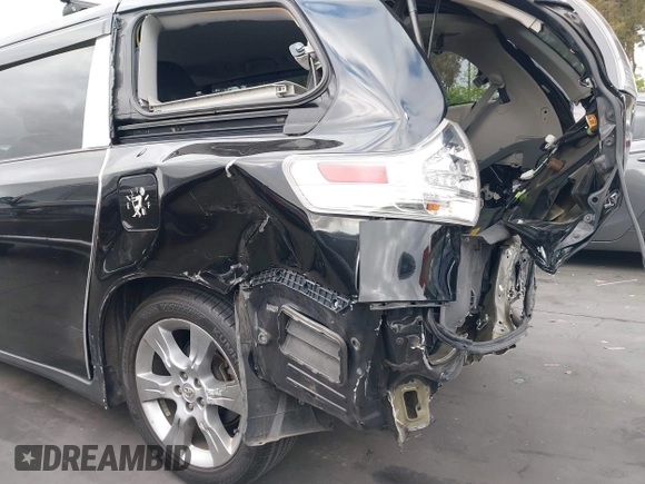 2013 Toyota Sienna SE z VIN 5TDXK3DC3DS405075, wystawiony jako IAAI lot #42127766 z przebiegiem 74 110 mil mil oraz . Historia ofert i sprzedaży dostępna na DreamBid. Obrazek 18.