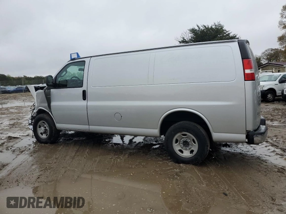 2018 Chevrolet Express Cargo with VIN 1GCWGAFG2J1338480, listed as a Copart auction lot 48854345 with 100,816 mi miles and Salvage title. Bid and sale history available at DreamBid. Image 2.