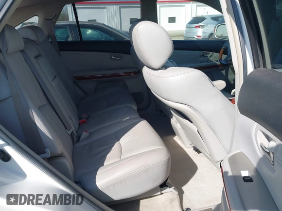 2004 Lexus RX 330 with VIN JTJHA31U140010865, listed as a IAAI auction lot 41869057 with 262,873 mi miles. Bid and sale history available at carsss.com. Image 8.