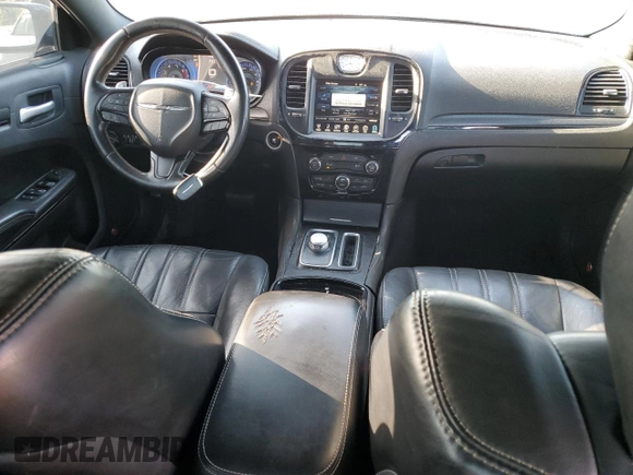 2015 Chrysler 300 S z VIN 2C3CCABT5FH736071, wystawiony jako Copart lot #52608825 z przebiegiem 189 263 mil mil oraz Nie do naprawy • Non repairable. Historia ofert i sprzedaży dostępna na DreamBid. Obrazek 8.