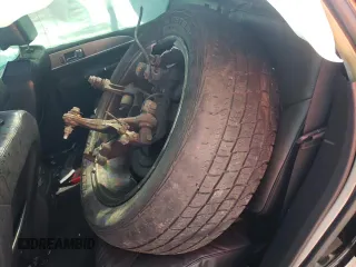 2011 Lincoln MKX z VIN 2LMDJ6JK1BBJ11093, wystawiony jako Copart lot #52635275 z przebiegiem 316 072 mil mil oraz Szkoda całkowita • Salvage title. Historia ofert i sprzedaży dostępna na DreamBid. Obrazek 13.