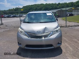2012 Toyota Sienna XLE z VIN 5TDDK3DCXCS032053, wystawiony jako IAAI lot #42423082 z przebiegiem 338 112 mil mil oraz . Historia ofert i sprzedaży dostępna na DreamBid. Obrazek 12.
