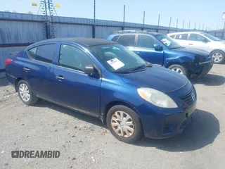 2014 Nissan Versa S Plus with VIN 3N1CN7AP4EL825698, listed as a IAAI auction lot 41915637 with 185,430 mi miles. Bid and sale history available at carsss.com. Image 6.