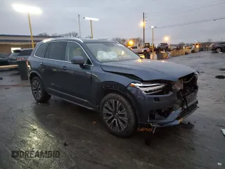 2021 Volvo XC90 Momentum with VIN YV4A22PK1M1712919, listed as a Copart auction lot 70035702 with 18,731 mi miles. Bid and sale history available at carsss.com. Image 4.
