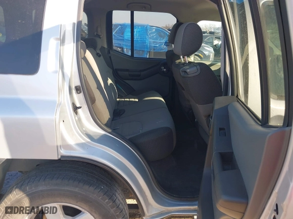 2005 Nissan Xterra S with VIN 5N1AN08W25C640551, listed as a IAAI auction lot 41243383 with 166,948 mi miles. Bid and sale history available at carsss.com. Image 8.