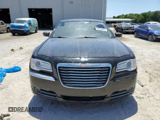 2014 Chrysler 300 C z VIN 2C3CCAEG8EH212880, wystawiony jako Copart lot #53918505 z przebiegiem 113 577 mil mil oraz Szkoda całkowita • Salvage title. Historia ofert i sprzedaży dostępna na DreamBid. Obrazek 5.