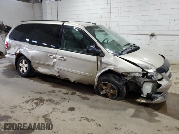 2005 Dodge Caravan SXT with VIN 2D4GP44L65R438530, listed as a Copart auction lot 63415955 with 220,852 mi miles and Salvage title. Bid and sale history available at DreamBid. Image 4.