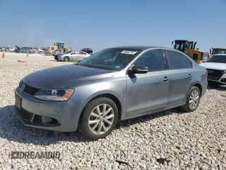 2012 Volkswagen Jetta Sedan SE w/Convenience & Sunroof with VIN 3VWDX7AJXCM323399, listed as a Copart auction lot 48966775 with 130,378 mi miles and Salvage Title. Bid and sale history available at carsss.com. Image 1.