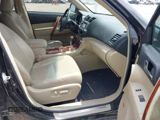 2013 Toyota Highlander Limited z VIN 5TDDK3EH1DS180782, wystawiony jako IAAI lot #42420237 z przebiegiem 193 773 mil mil oraz . Historia ofert i sprzedaży dostępna na DreamBid. Obrazek 5.