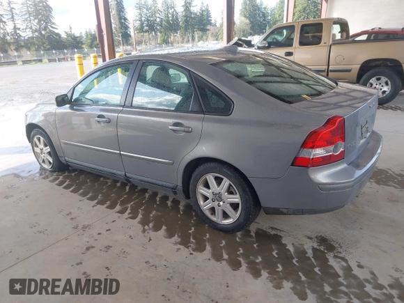 2006 Volvo S40 2.4L with VIN YV1MS382X62187886, listed as a IAAI auction lot 41943211 with 173,125 mi miles. Bid and sale history available at carsss.com. Image 3.