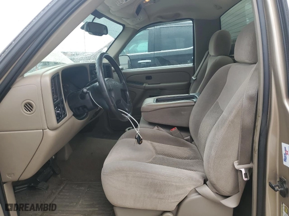 2004 Chevrolet Silverado 1500 LS with VIN 1GCEC14V94Z186793, listed as a Copart auction lot 83448234 with 176,573 mi miles and Clean Title. Bid and sale history available at carsss.com. Image 7.