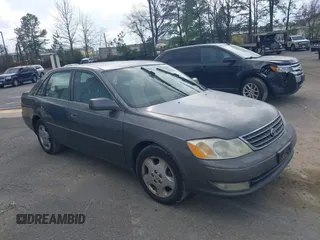 2004 Toyota Avalon XL z VIN 4T1BF28B34U385427, wystawiony jako IAAI lot #41811681 z przebiegiem 180 625 mil mil oraz . Historia ofert i sprzedaży dostępna na DreamBid. Obrazek 1.
