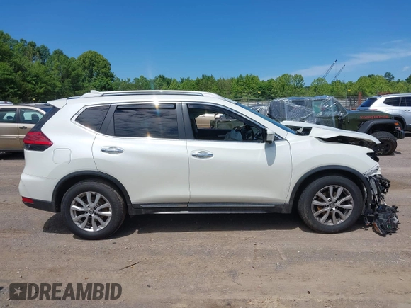 2017 Nissan Rogue SL z VIN 5N1AT2MT5HC884728, wystawiony jako IAAI lot #42330244 z przebiegiem 89 744 mil mil oraz . Historia ofert i sprzedaży dostępna na DreamBid. Obrazek 14.