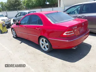 2006 Mercedes-Benz C 230 Sport z VIN WDBRF52H76A911207, wystawiony jako IAAI lot #42520213 z przebiegiem 238 202 mil mil oraz . Historia ofert i sprzedaży dostępna na DreamBid. Obrazek 3.