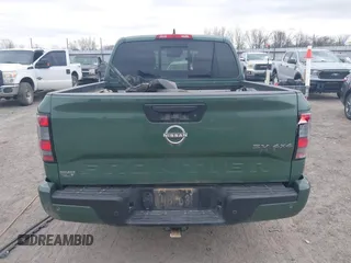 2023 Nissan Frontier Pro-4X z VIN 1N6ED1EK8PN667192, wystawiony jako IAAI lot #41705734 z przebiegiem 67 631 mil mil oraz . Historia ofert i sprzedaży dostępna na DreamBid. Obrazek 17.