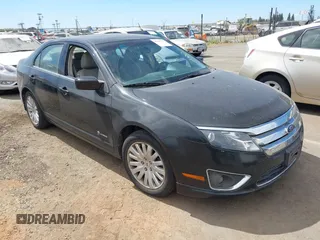 2010 Ford Fusion Hybrid with VIN 3FADP0L38AR372647, listed as a IAAI auction lot 42802776 with 174,338 mi miles and . Bid and sale history available at DreamBid. Image 1.